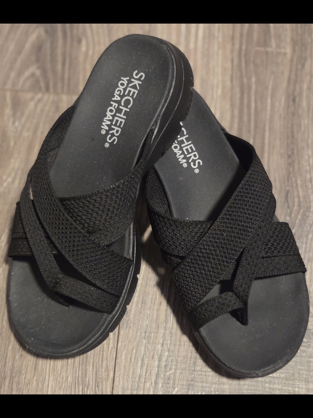 Skechers Black Cross-Size 6- Yoga Foam Sandals-BOX NOT INCLUDED - Picture 4 of 5